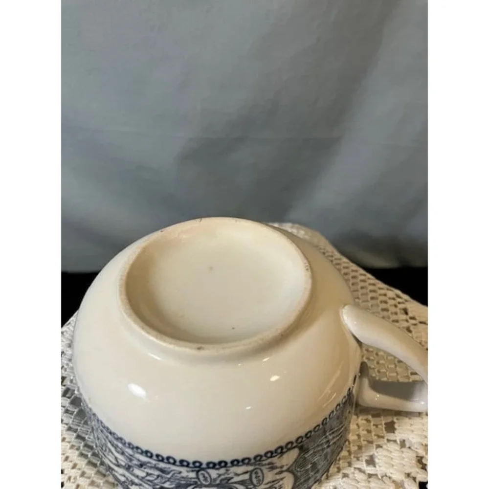 Pair of Currier and Ives‎ Coffee/Tea Cups Vintage Great Condition